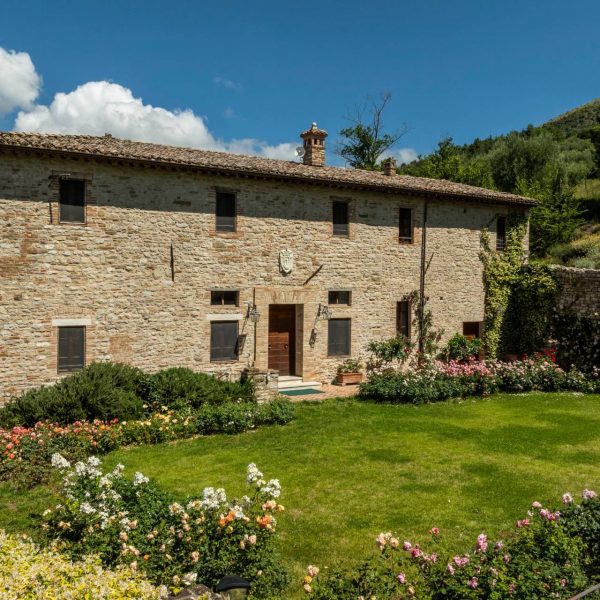 2. Monte Tezio